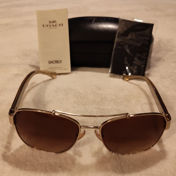 NEW!! Coach Sunglasses - Picture 1 of 16